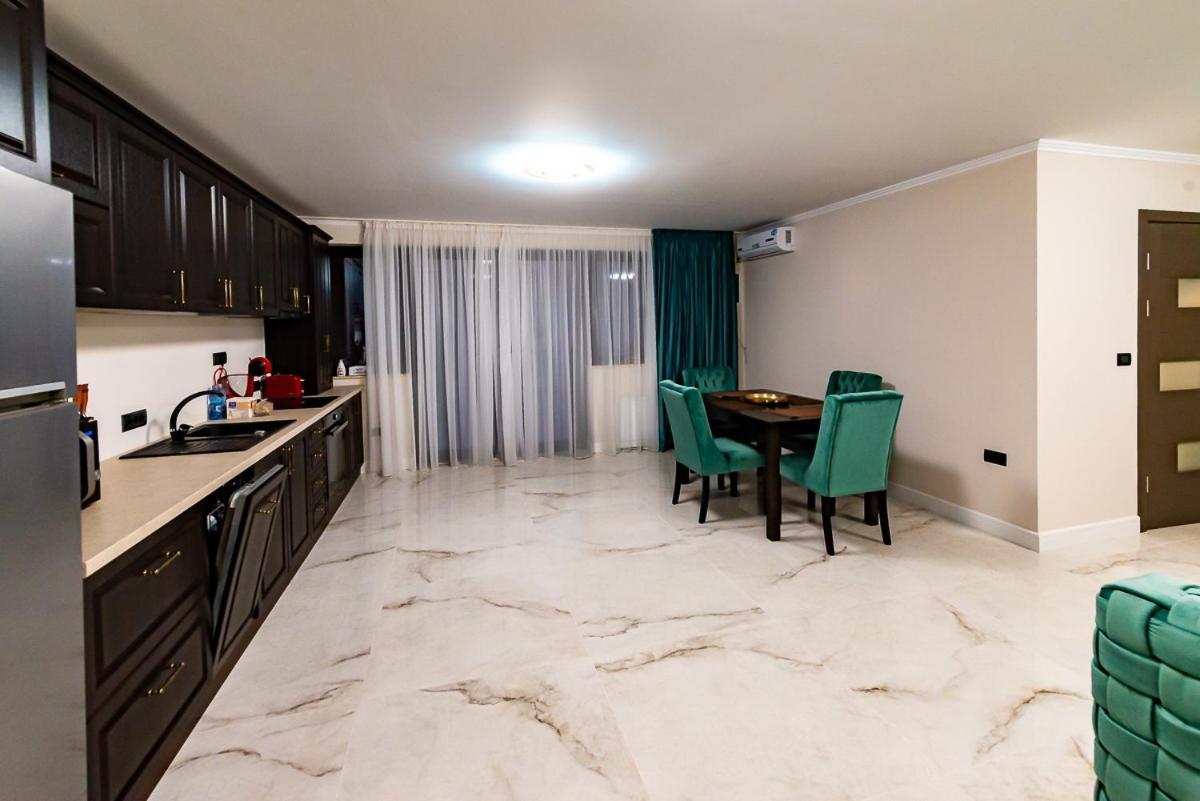 Moky Rezident Apartment Arad Exterior photo