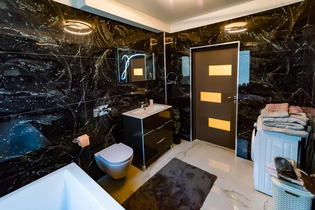 Moky Rezident Apartment Arad Exterior photo